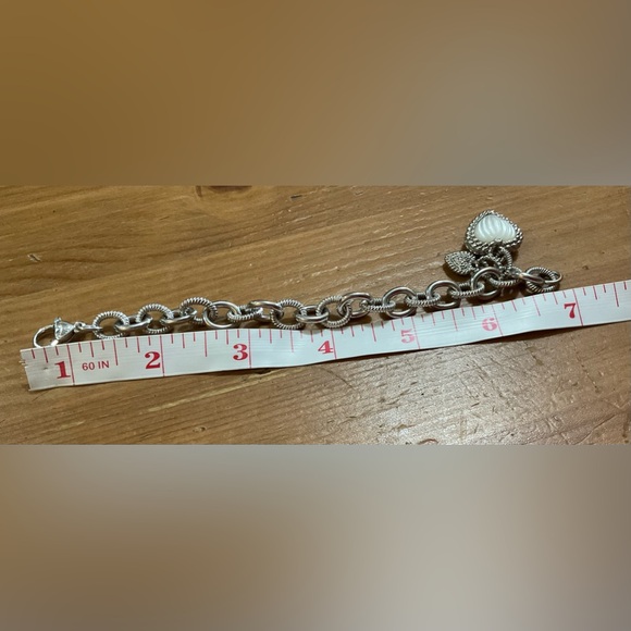 Judith Ripka: Two hearts cabochon dangle charms carved mother of pearl bracelet - Picture 4 of 4